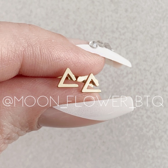 18K Gold Plated Stainless Steel Tiny Triangle Flat Back Earrings - Picture 3 of 6